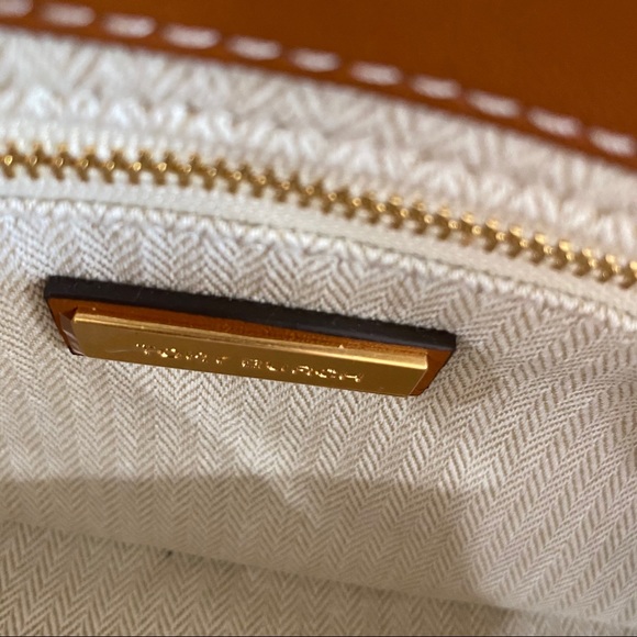 Tory Burch Cuoio Miller Clutch NWOT - Picture 14 of 16